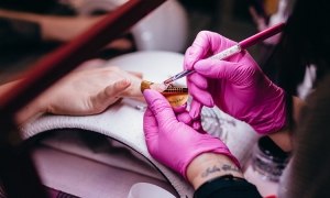 Fakty i mity dotyczące manicure hybrydowego