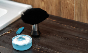 Profesjonalne kosmetyki do golenia w domu - czy warto?