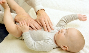 Ból gardła u dziecka i niemowlaka – czy to grypa?