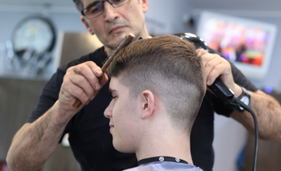 Niezbędne akcesoria fryzjerskie, czyli wyposażenie każdego profesjonalnego salonu