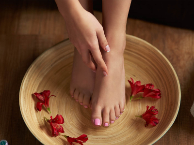 Zadbane paznokcie to nie tylko manicure – dlaczego podologia ma ogromne znaczenie?