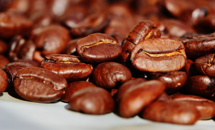 Jak wygląda proces palenia ziaren kawy?