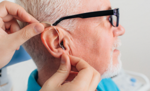 Co robić, żeby do późnej starości cieszyć się dobrym słuchem?