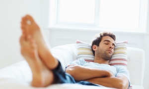 Jak wykorzystać fazy snu, aby codziennie budzić się wyspanym?