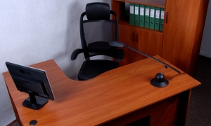 Jak wybrać odpowiednie meble biurowe?