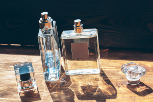 Jak wybrać perfumy idealne dla siebie? Krótki przewodnik po zapachach