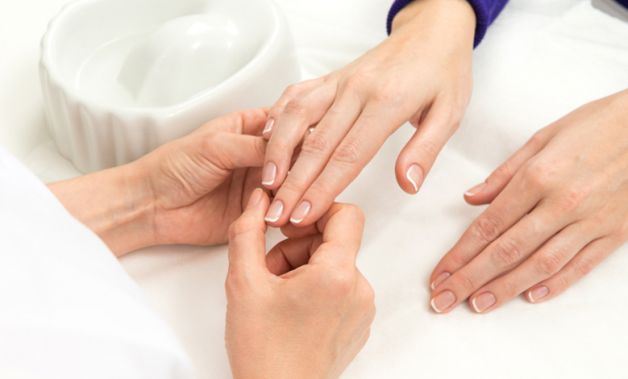 Czy manicure hybrydowy szkodzi paznokciom