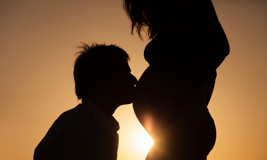 Kalendarz ciąży: dowiedz się, kiedy dziecko w Twoim brzuchu zaczyna słyszeć